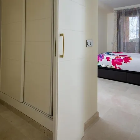 Spacious 2 Bedroom 914 Apartment Sitio de Calahonda