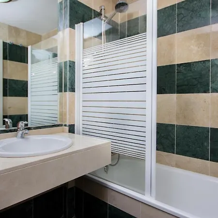 Apartment Spacious 2 Bedroom 914 *